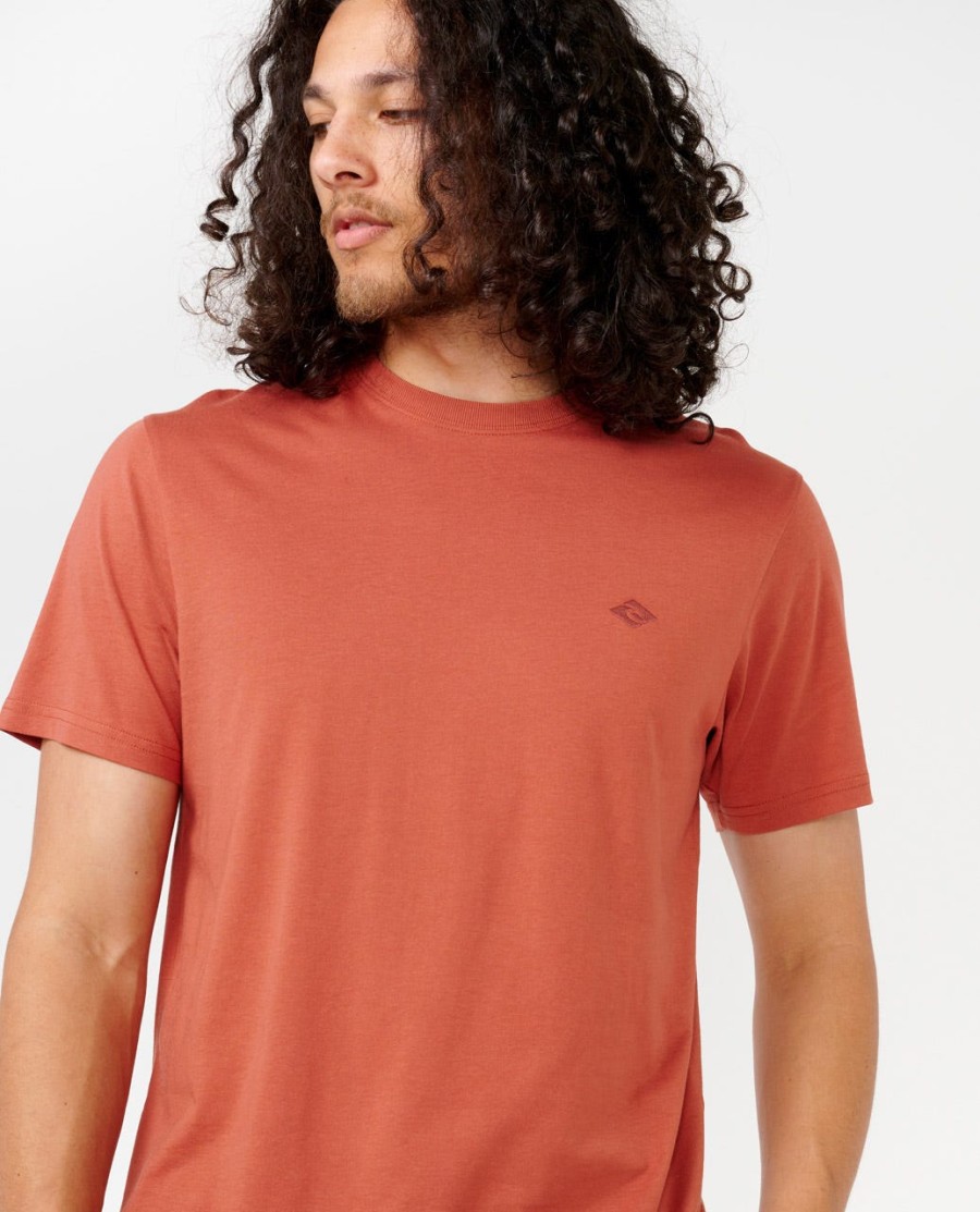 t-shirt met geborduurd merklogo