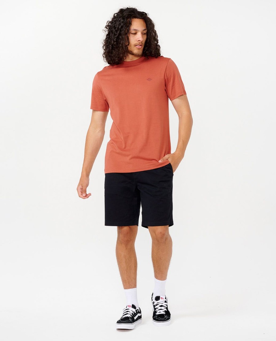 t-shirt met geborduurd merklogo